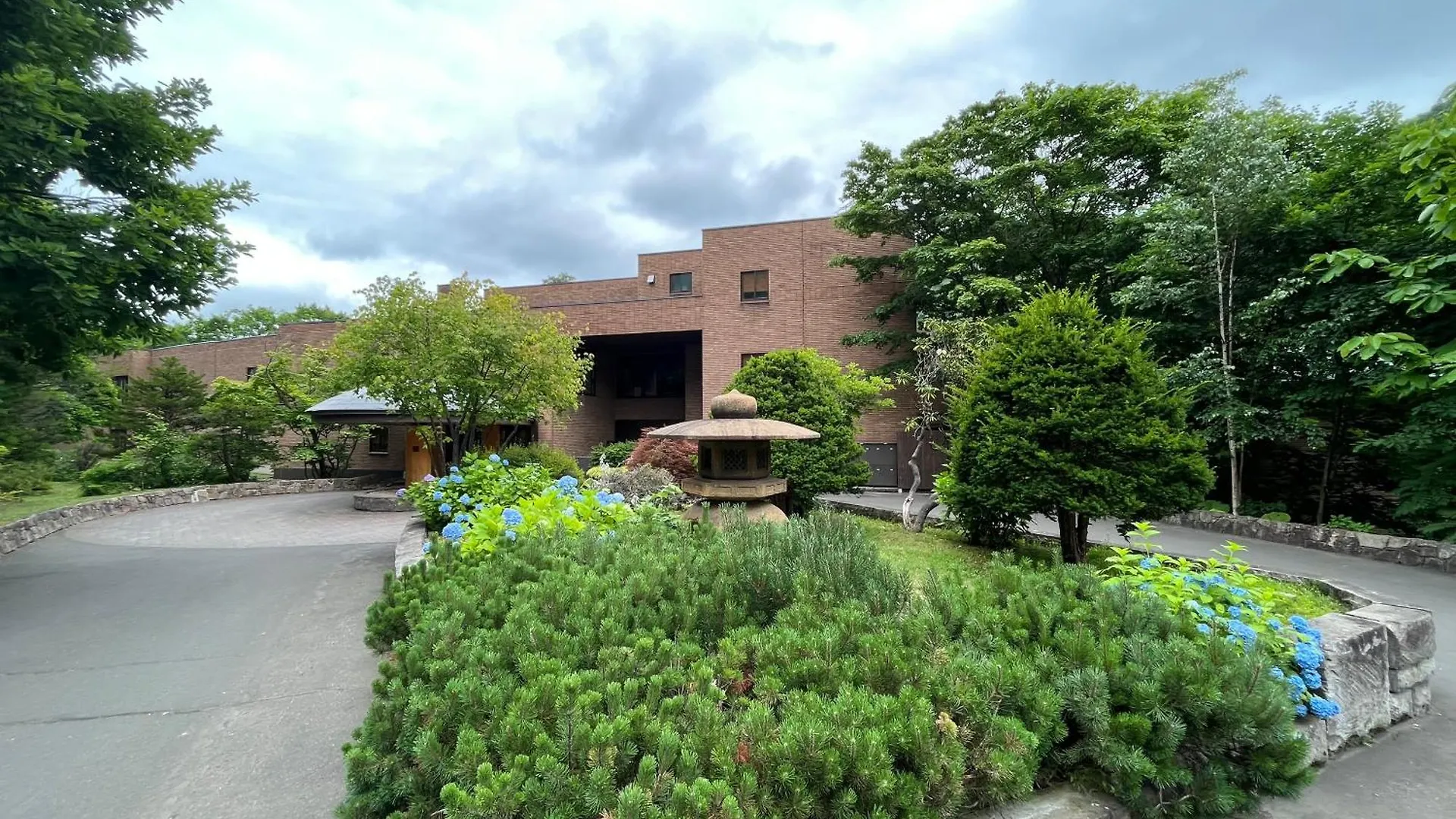 Hotel Kuriya Suizan Sapporo Ryokan