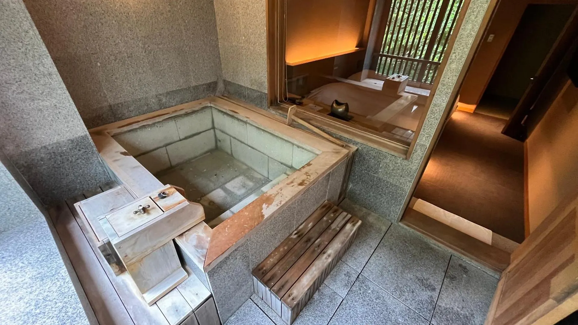 Hotel Kuriya Suizan Sapporo Ryokan