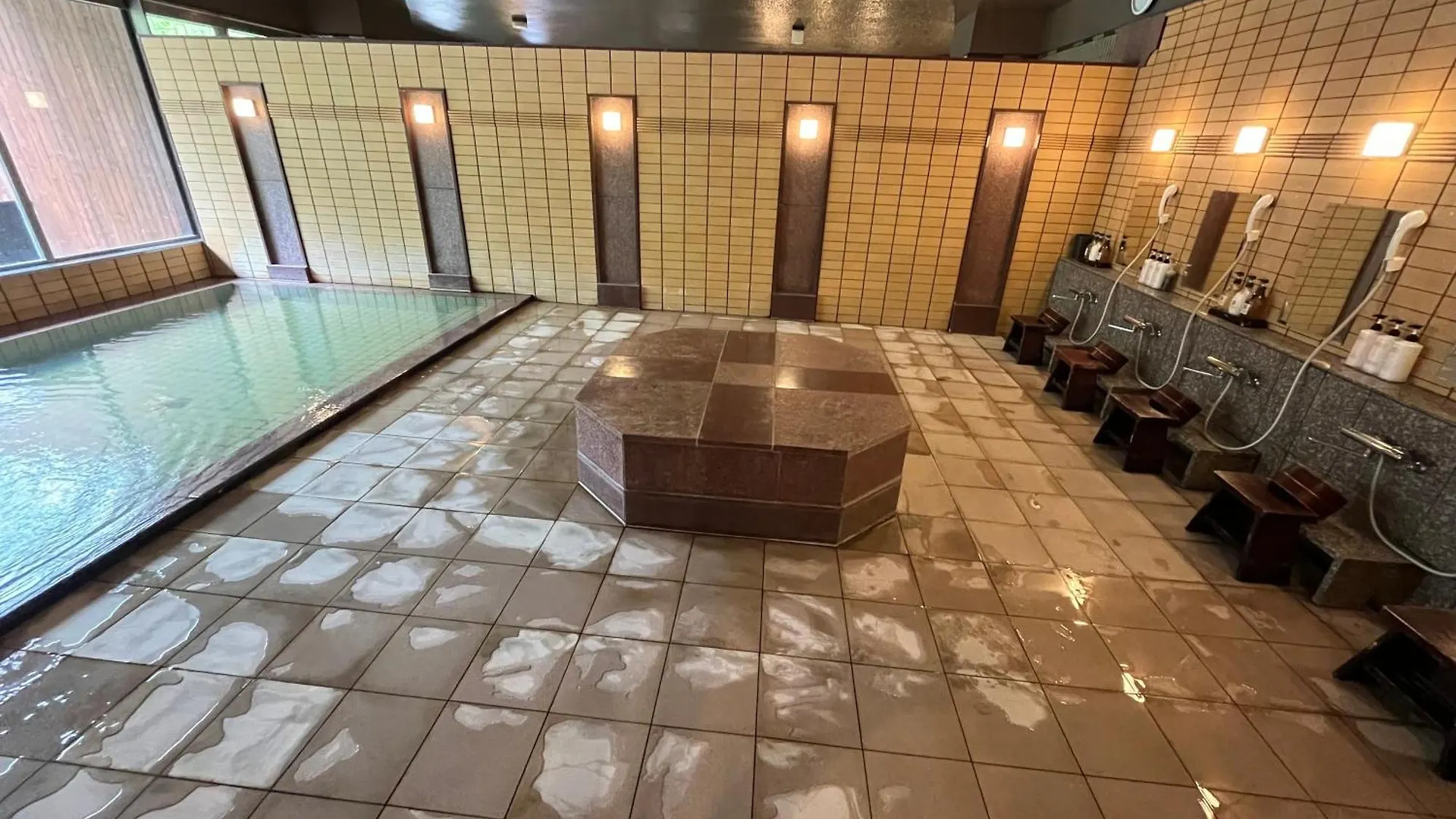 Ryokan Hotel Kuriya Suizan Sapporo